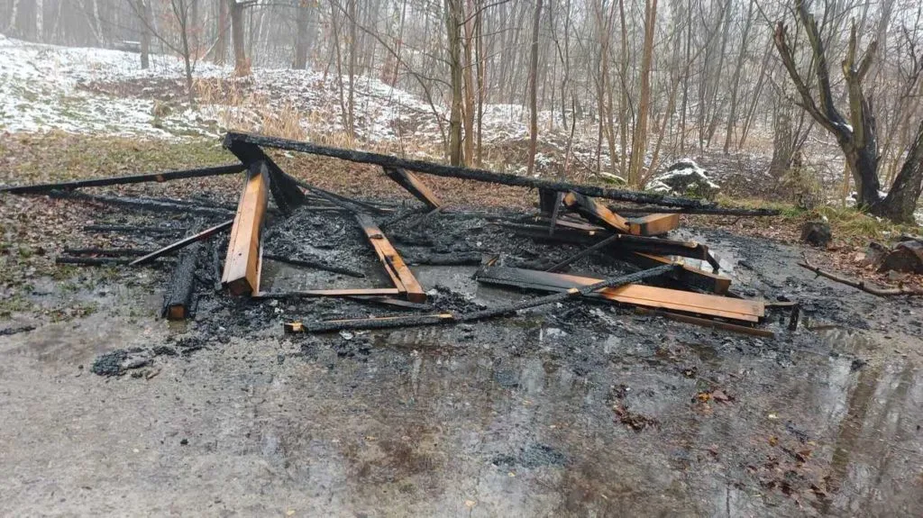 Spalona Altana W Parku Welnowiec 1