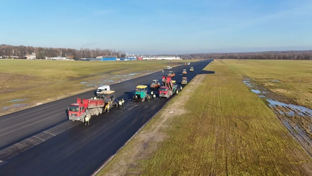 Na lotnisku Muchowiec w Katowicach trwa realizacja kolejnej miejskiej inwestycji,