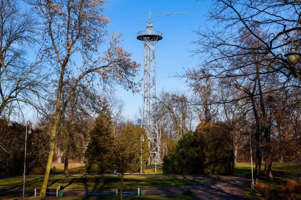 Wieza Spadochronowa W Parku Kosciuszki Znajduje Sie W Rejestrze Zabytkow Fot. KAW