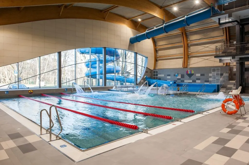 Basen Brynow Ponownie Otwarty Po