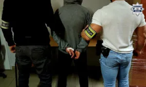 18 Latek Odpowie Za Atak Na Policjantow