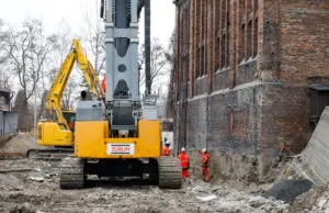 Obecnie Realizowane Sa Prace Zwiazane Ze Wzmacnianiem Fundamentow Fot. KAW