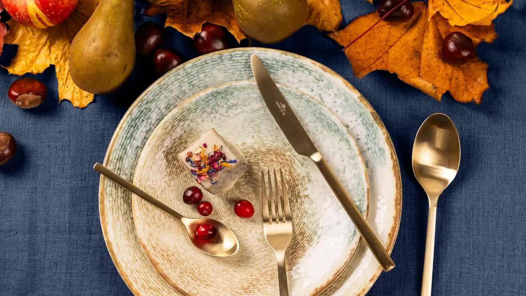 Jak nakryć st&oacute;ł do uroczystej kolacji Rola porcelany w etykiecie.jpg