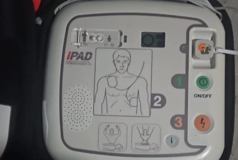 Sosnowiec Skradziony Defibrylator AED Znaleziony W Mieszkaniu Podczas Interwencji Policji 1