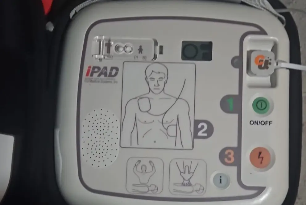 Sosnowiec Skradziony Defibrylator AED Znaleziony W Mieszkaniu Podczas Interwencji Policji 1