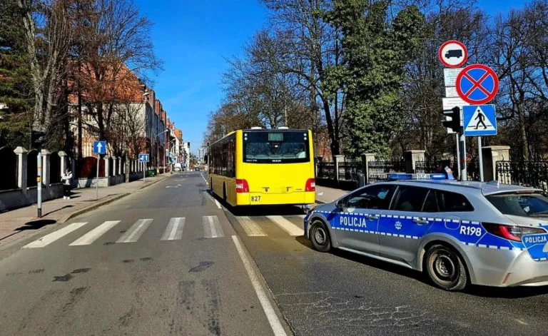 Tragiczny Wypadek W Katowicach. Autobus Potracil 81 Letnia Kobiete Na Pasach