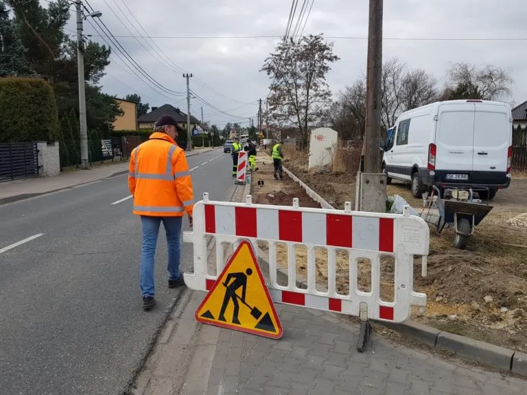 Trwaja Prace Wzdluz Ul. Sloneczn