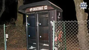 W Dzien Kobiet Wlamal Sie Do Kwiatomatu Przy Ul. Jozefowskiej W Katowicach I Grozil Motorniczemu Tramwaju 2