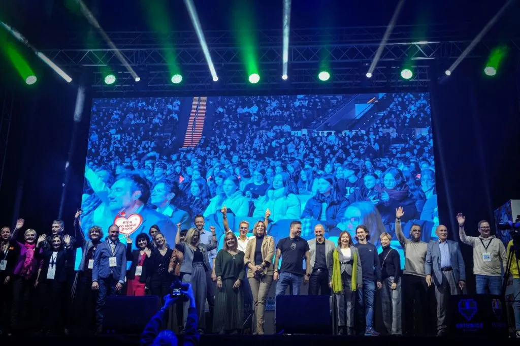 Dawcy I Biorcy Na Scenie Slaskie